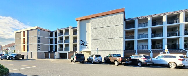 Building Photo - 2 Bedroom Condo in Mukilteo Available Now!