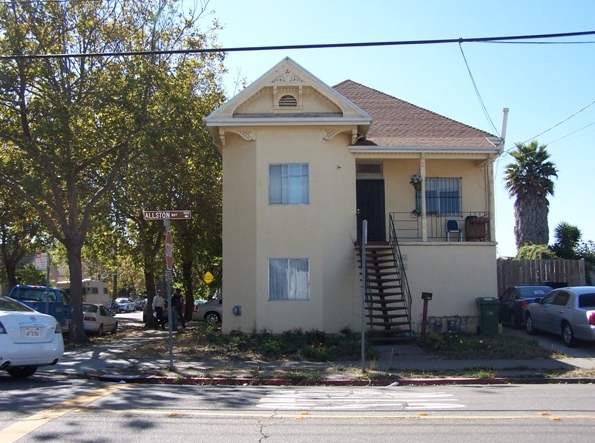 Primary Photo - 2200 7th St