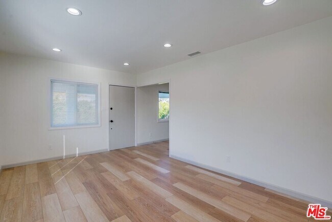 Foto del edificio - 11310 Argan Ave