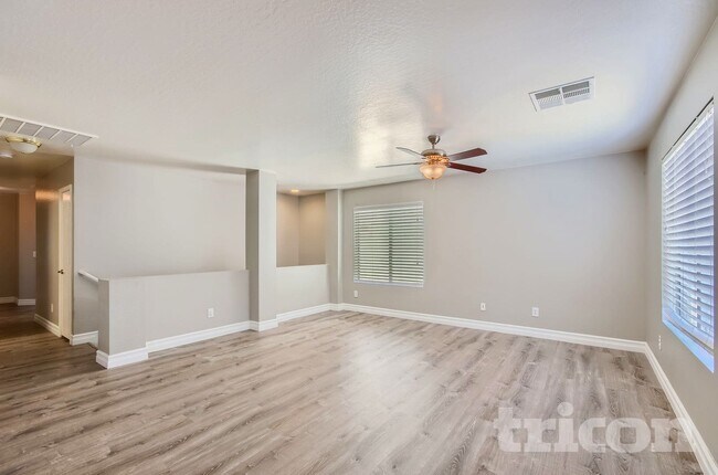Foto del edificio - 37186 W Amalfi Ave