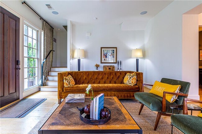 Foto del edificio - 2067 Telfair Cir NE