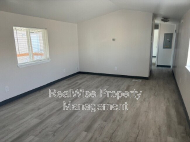 Foto del edificio - 1430 W Central Ave