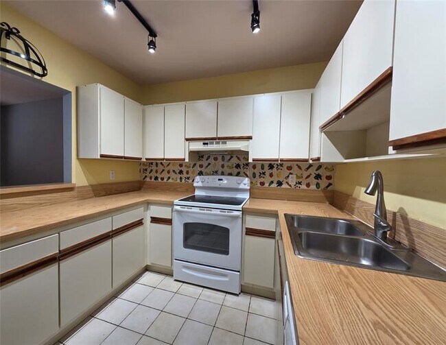 Foto del edificio - 817 SE 12th Ct