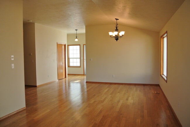 Foto del edificio - Beautiful 3-Bedroom Home In SW Corvallis