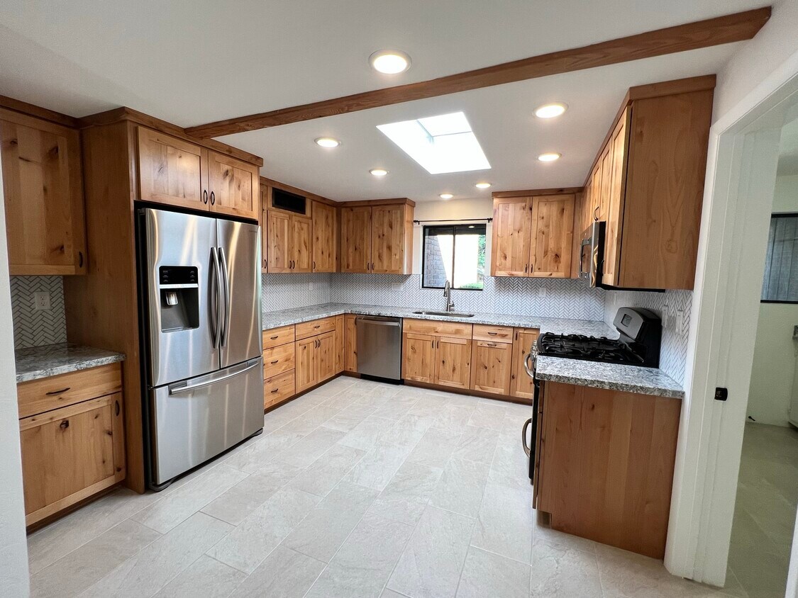 Foto principal - 7746 E Hampton St