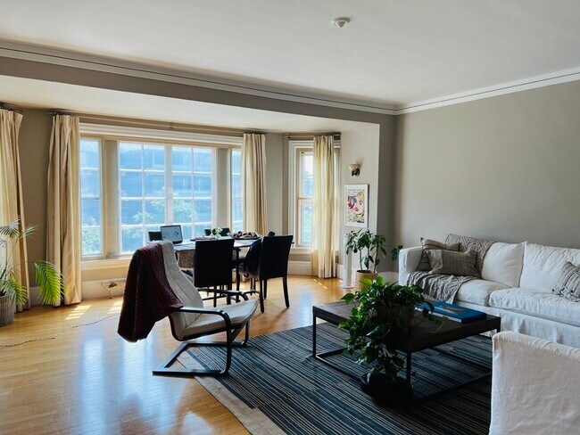 Foto del edificio - 1572 Massachusetts Ave