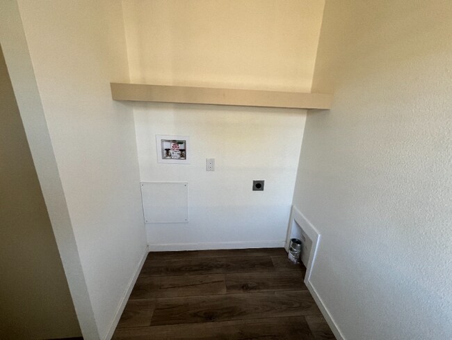 Foto del edificio - 2000 E Frontier Ave