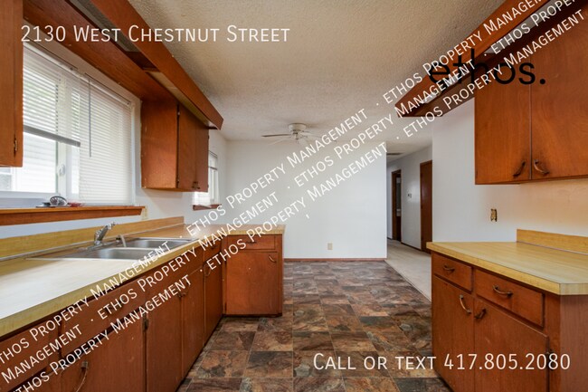 Building Photo - Spacious 3 Bedroom/1 Bath Home