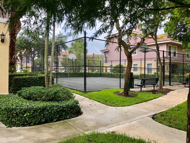 Foto del edificio - 6694 W Sample Rd