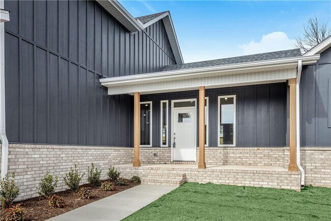 Building Photo - 806 Mueller Wy