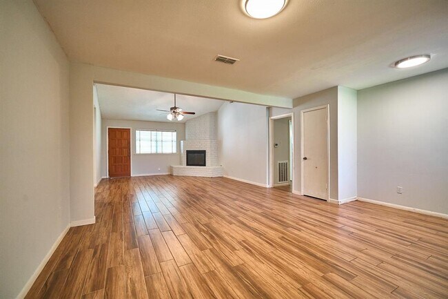 Building Photo - 9018 Stroud Dr