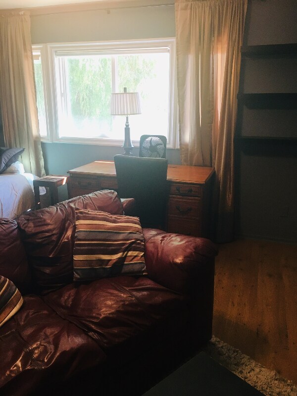 Building Photo - 494 Nicolas Rd