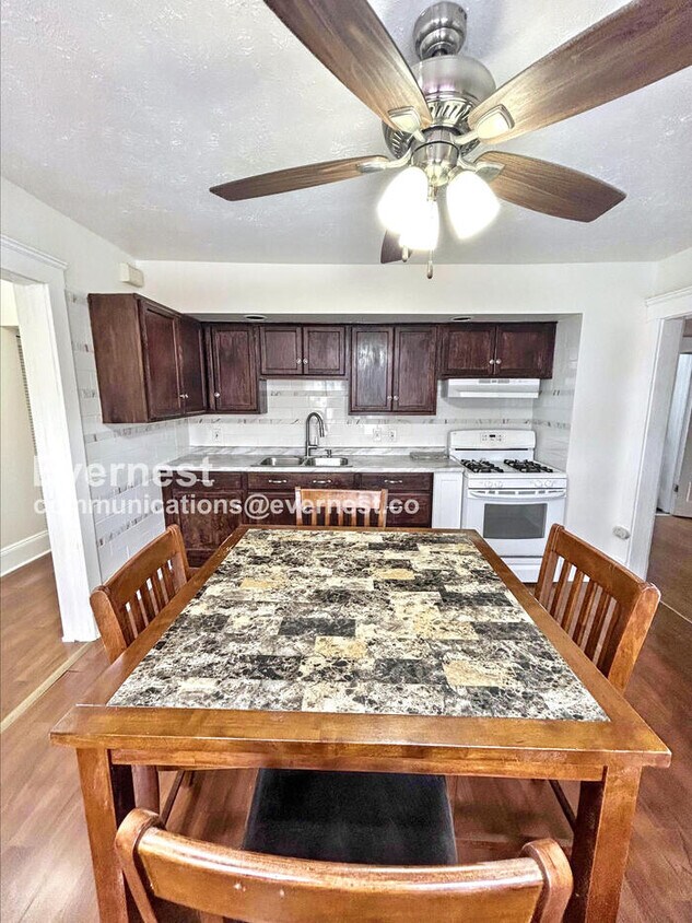 Foto principal - 1794 W 54th St