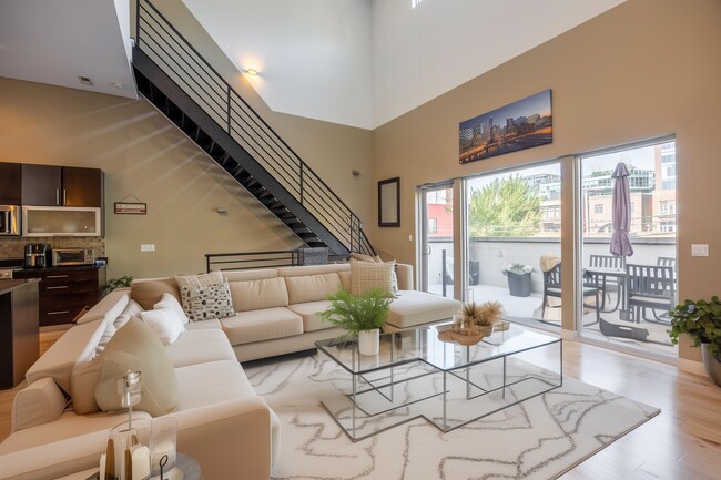 Foto del edificio - 1002 W Lake St