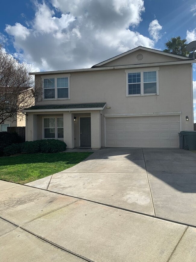 Building Photo - Beautiful 4 Bedroom 3 bath home in Merced!