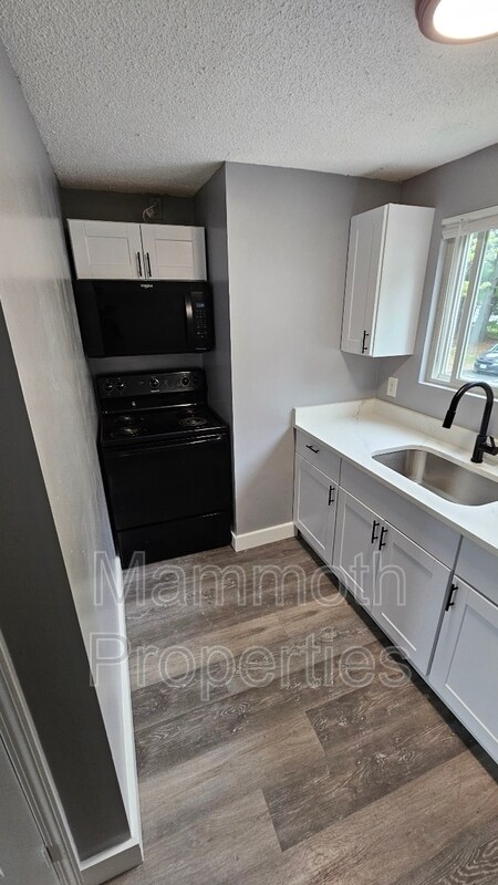 Foto principal - 671 Corning Rd