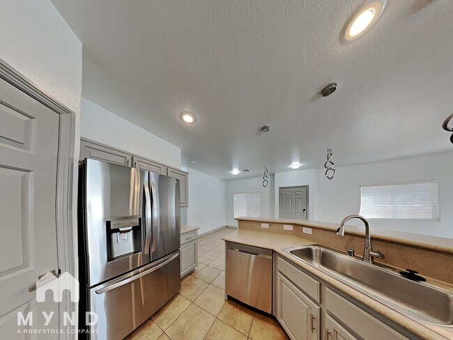 Foto del edificio - 8675 Traveling Breeze Ave