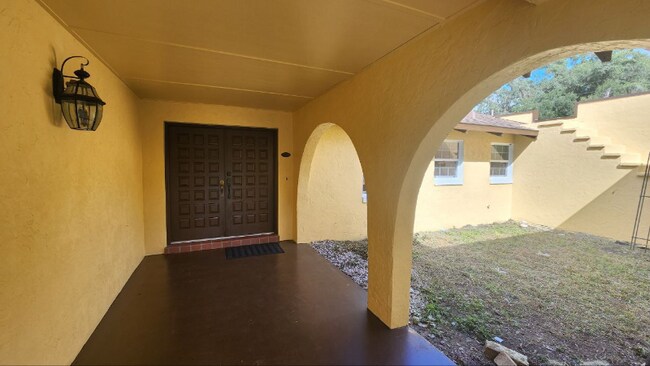Foto del edificio - 192 Mills Rd