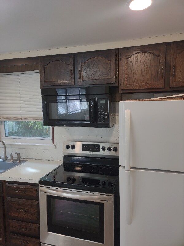 Foto principal - 202 Strand Ave