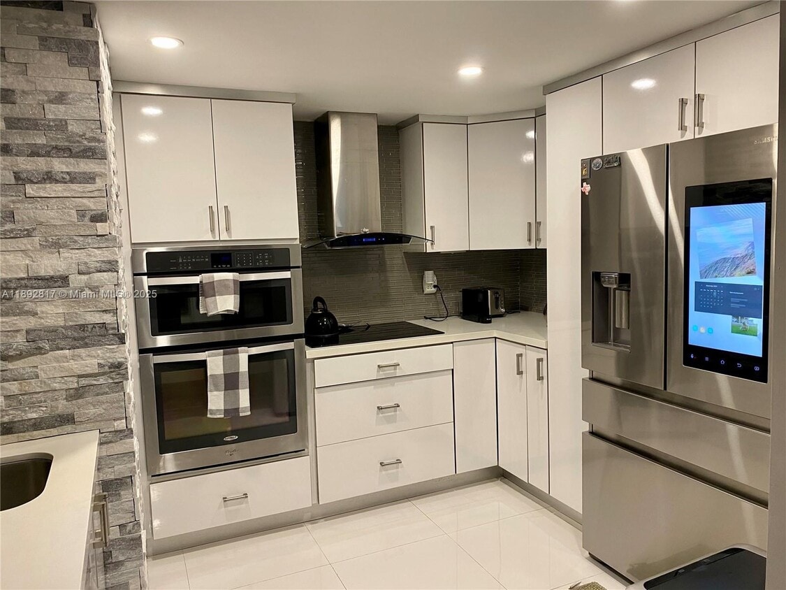 Foto principal - 555 NE 15th St