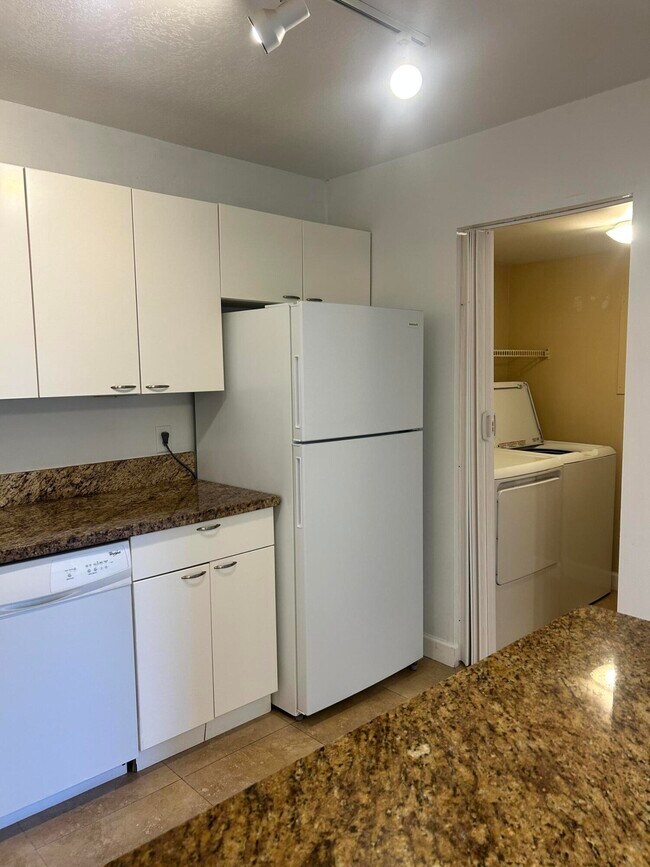 Building Photo - 4988 Sable Pine Cir