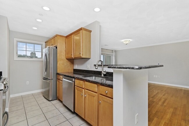 Building Photo - 260 Main St