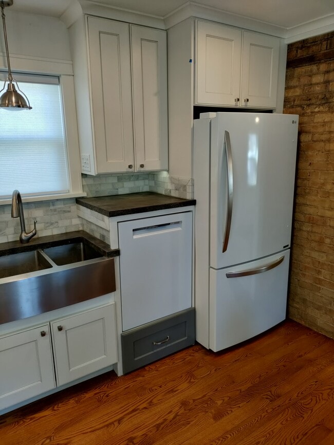 cocina - 403 W 1st St
