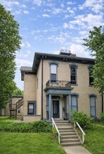 Building Photo - 911 N 9th St Rd