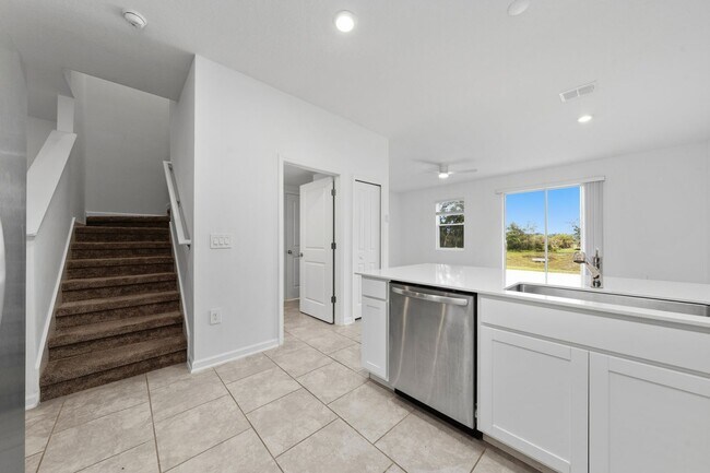 Building Photo - 3295 Laurent Lp