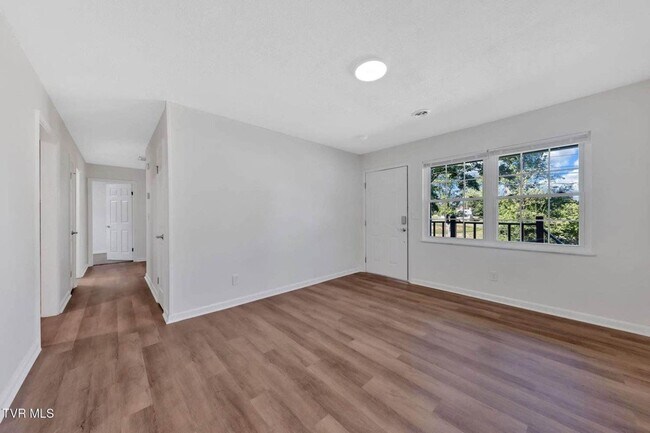 Foto del edificio - Newly renovated 3 Bedroom 2 Bathroom Home ...