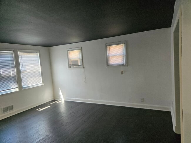 Building Photo - 3518 Elmora Ave