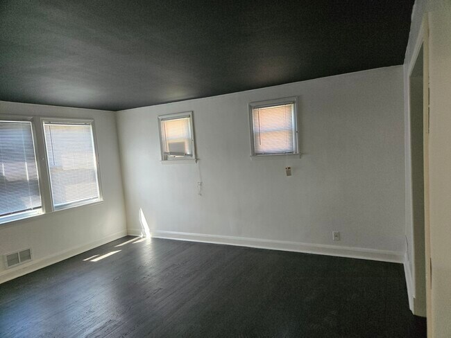 Foto del edificio - 3518 Elmora Ave