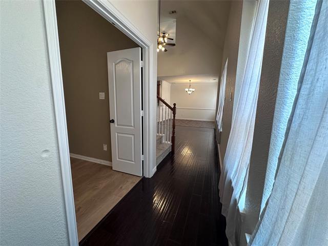Building Photo - 858 Llano Dr