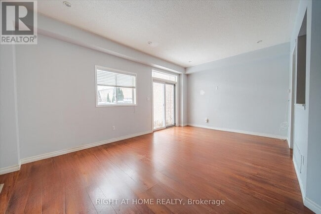 Photo du bâtiment - 1983 Treetop Way