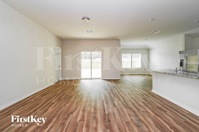 Foto del edificio - 17644 Cedar Crst Dr
