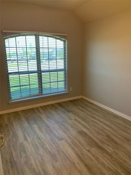 Foto del edificio - 805 Oakmont Dr