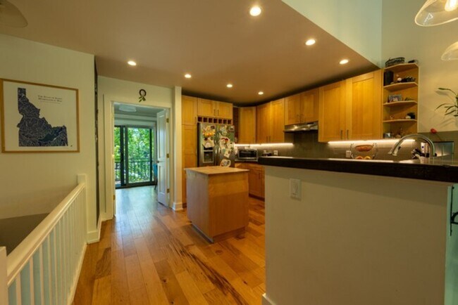 Foto del edificio - Sun Valley Townhome Steps from Skiing, Hiking, and Biking Trails