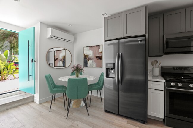 Foto del edificio - 1023 Tremont St