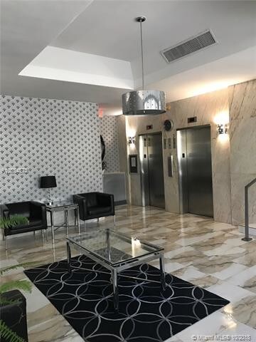 Building Photo - 1255 Collins Ave