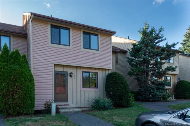 Building Photo - 171 Greenwoods Ln