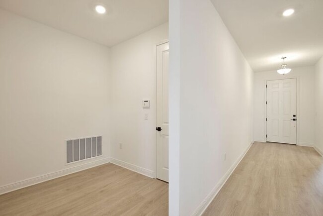 Foto del edificio - Stunning 3/2 Modern Home with a Covered Pa...