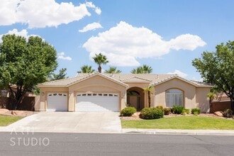 Building Photo - 1164 W Green Springs Heights N