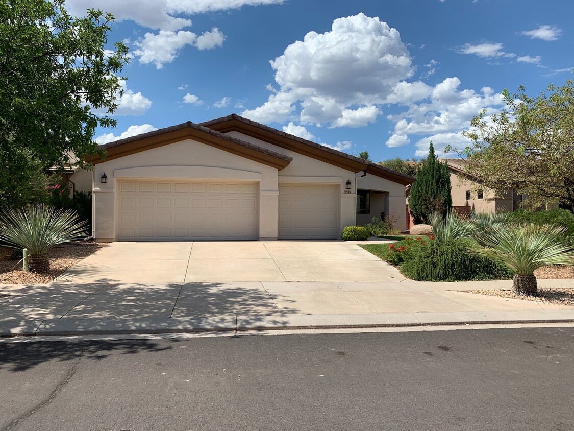 Foto principal - Beautiful Home in Coral Canyon