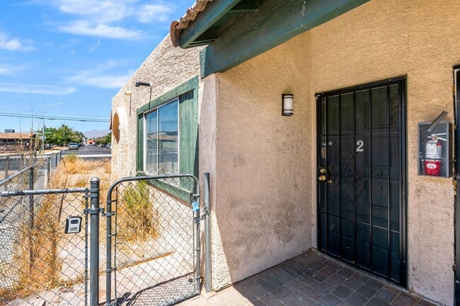 Building Photo - 5309 W Cheyenne Ave