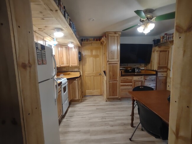 Kitchen - 2168 Wisconsin St