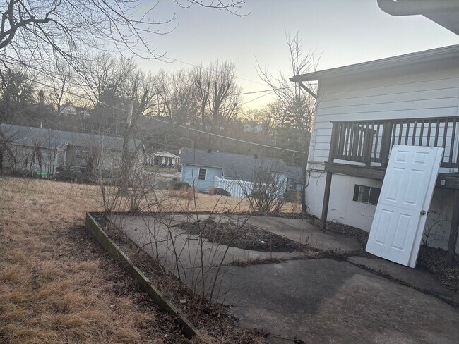 Foto del edificio - Spacious 4 Bedroom/ 2 Bath Home for Rent !