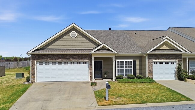 Building Photo - 211 Louisville Dr