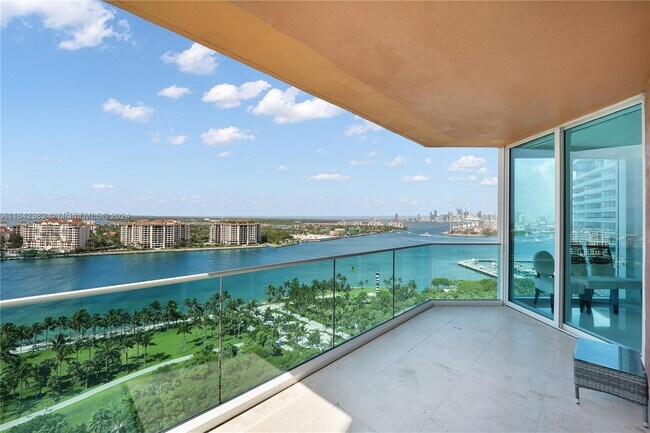 Foto del edificio - 300 South Pointe Dr
