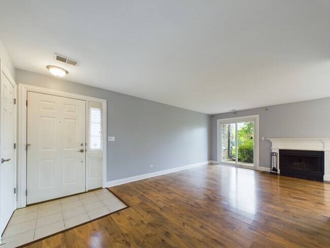 Building Photo - 11 Foxcroft Rd