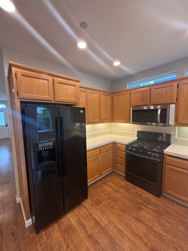 Foto del edificio - Single level 3 bedroom 2 bathroom home in Windsor's Vintage Greens with new paint and A/C